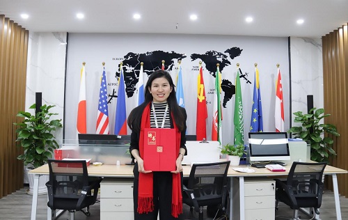 華邦瀛采購(gòu)部主管蘇麗 華邦瀛采購(gòu)部主管蘇麗